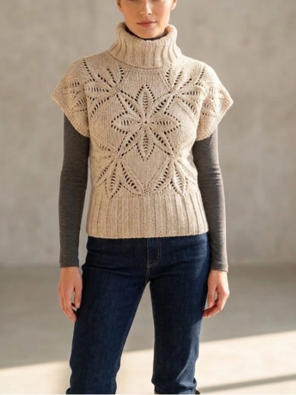 Vintage Y2K Charlotte Russe floral open-knit cowl/turtleneck sweater Size L